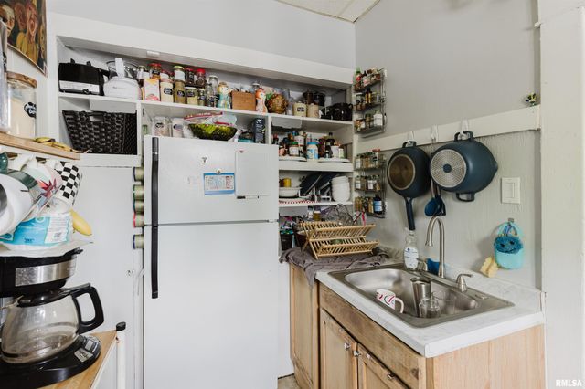 209 N SPRINGER Street, Carbondale, IL 62901