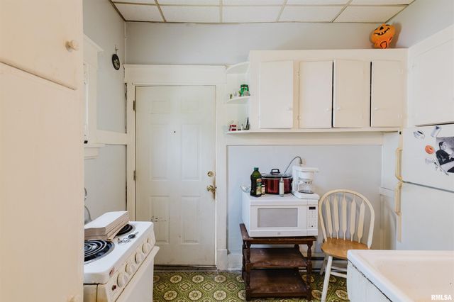 209 N SPRINGER Street, Carbondale, IL 62901