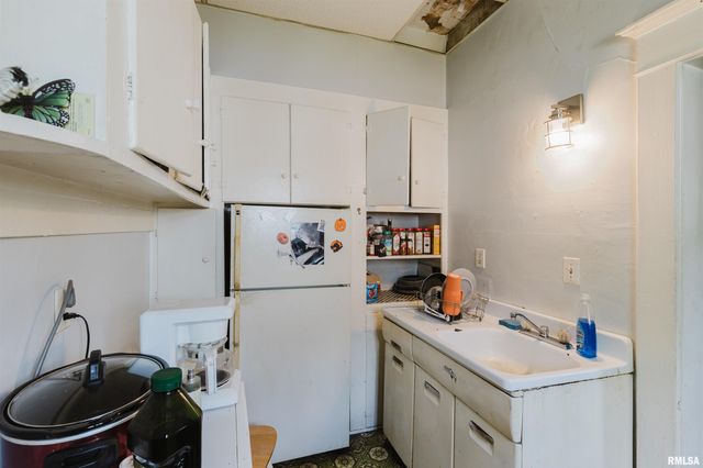 209 N SPRINGER Street, Carbondale, IL 62901