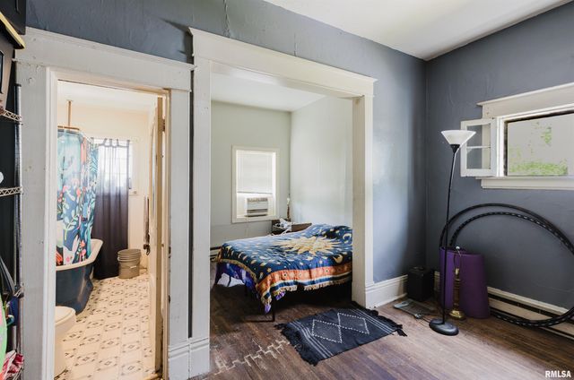 209 N SPRINGER Street, Carbondale, IL 62901