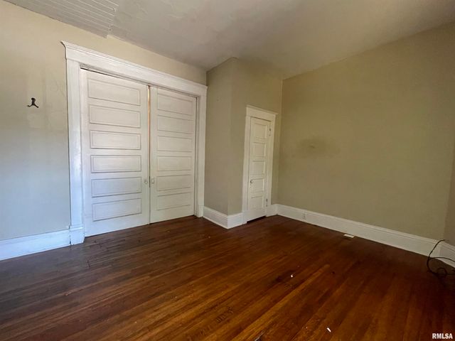 209 N SPRINGER Street, Carbondale, IL 62901