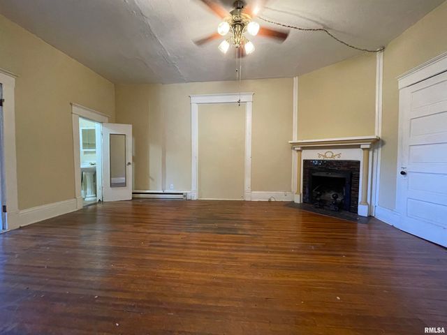 209 N SPRINGER Street, Carbondale, IL 62901