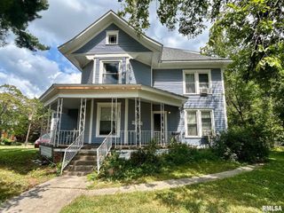 209 N SPRINGER Street, Carbondale, IL 62901