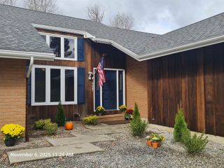 742 Highland Avenue, Newport City, VT 05855