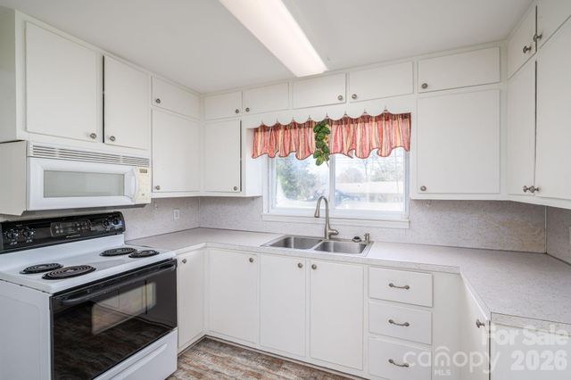 1606 Davis Park Road, Gastonia, NC 28052