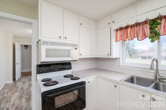 1606 Davis Park Road, Gastonia, NC 28052