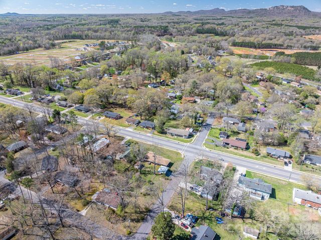 1606 Davis Park Road, Gastonia, NC 28052