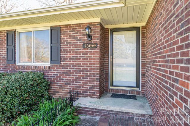 1606 Davis Park Road, Gastonia, NC 28052