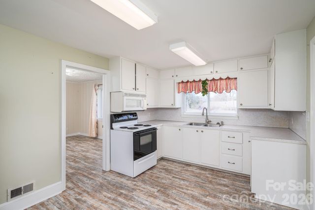 1606 Davis Park Road, Gastonia, NC 28052