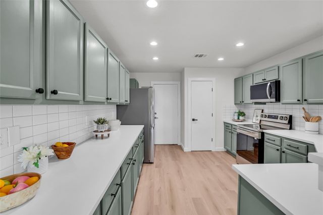 8921 Norwich Castle, Austin, TX 78747