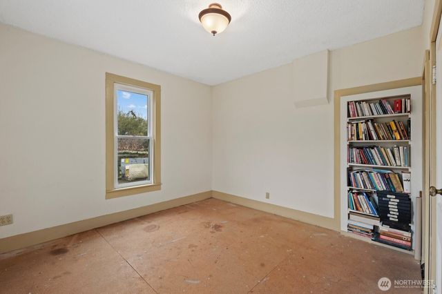 20807 Orville Road E, Orting, WA 98360