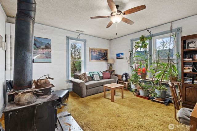 20807 Orville Road E, Orting, WA 98360