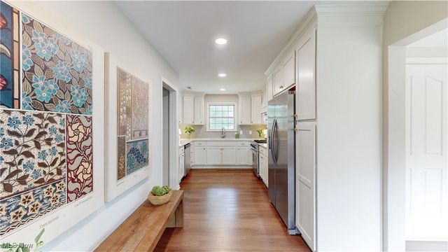 33300 Pinetree Road, Pepper Pike, OH 44124