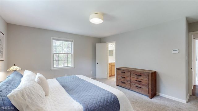 33300 Pinetree Road, Pepper Pike, OH 44124