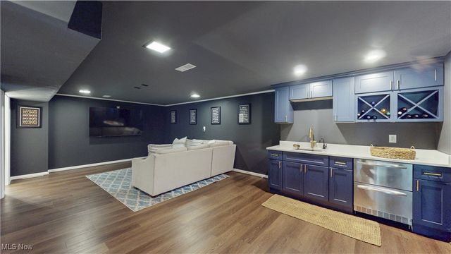 33300 Pinetree Road, Pepper Pike, OH 44124