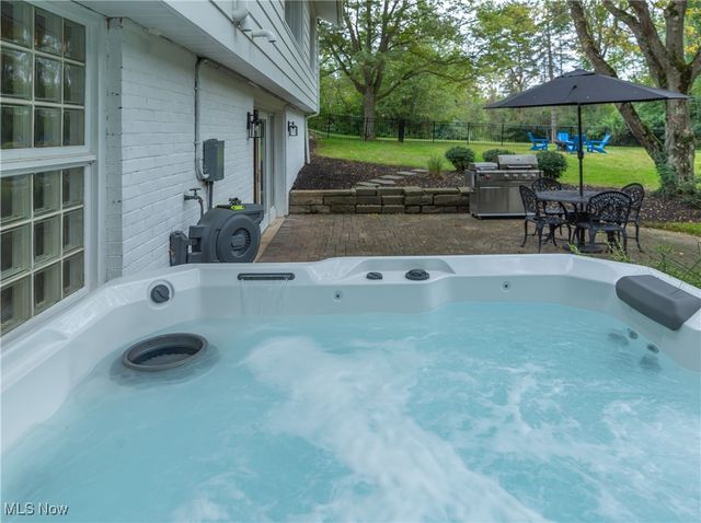 33300 Pinetree Road, Pepper Pike, OH 44124