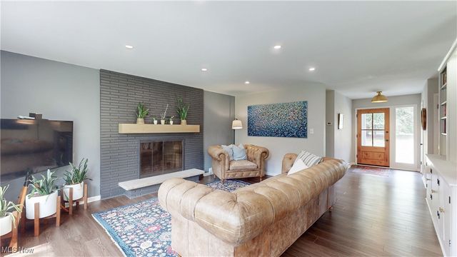 33300 Pinetree Road, Pepper Pike, OH 44124