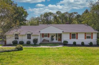 33300 Pinetree Road, Pepper Pike, OH 44124