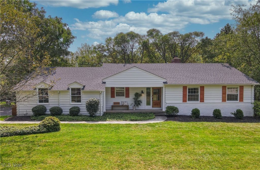 33300 Pinetree Road, Pepper Pike, OH 44124