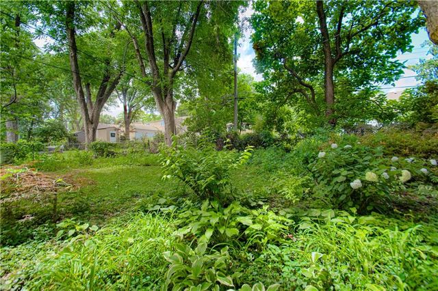 5612 Birch Street, Roeland Park, KS 66205