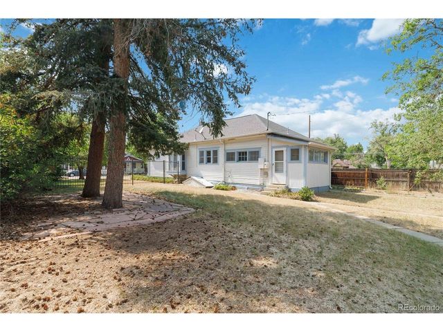 5622 Zephyr St, Arvada, CO 80002