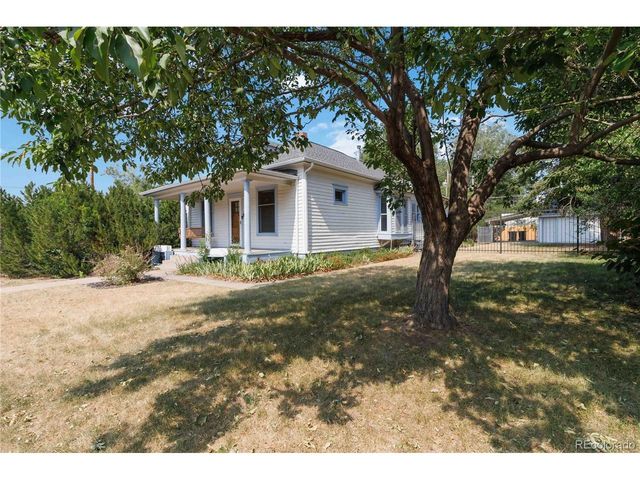 5622 Zephyr St, Arvada, CO 80002