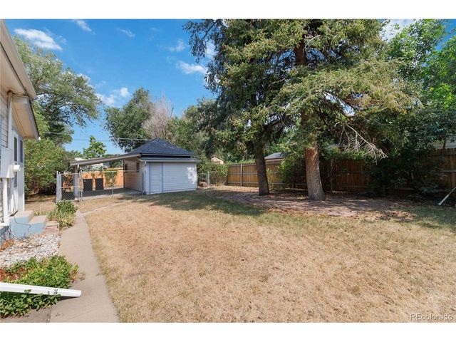5622 Zephyr St, Arvada, CO 80002