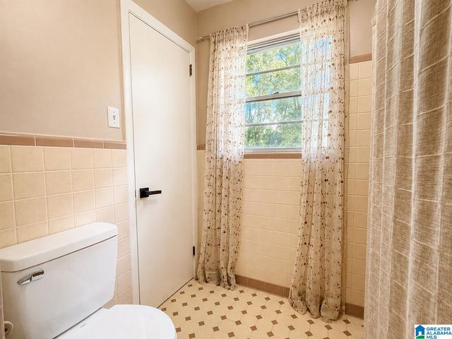 513 LYNNWOOD CIRCLE, Gardendale, AL 35217