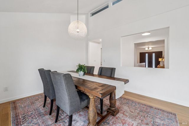 25 Palomino Cir, Novato, CA 94947