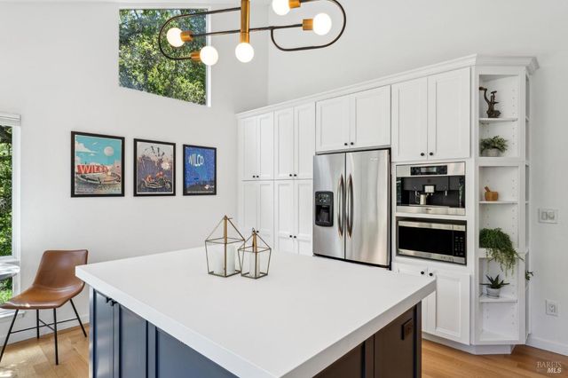 25 Palomino Cir, Novato, CA 94947