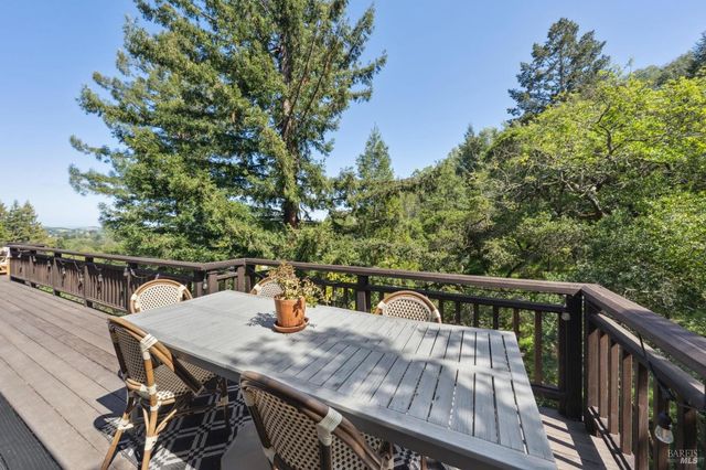 25 Palomino Cir, Novato, CA 94947