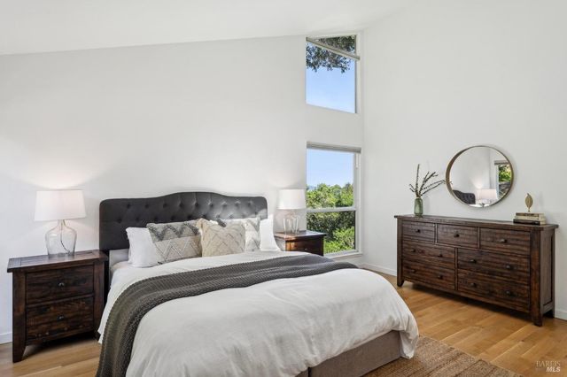 25 Palomino Cir, Novato, CA 94947