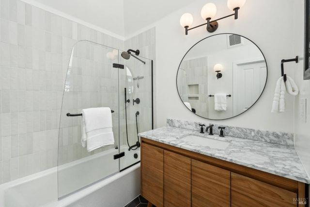 25 Palomino Cir, Novato, CA 94947