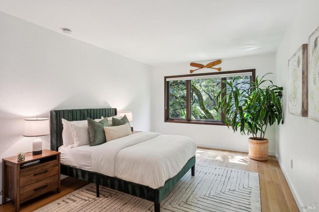 25 Palomino Cir, Novato, CA 94947