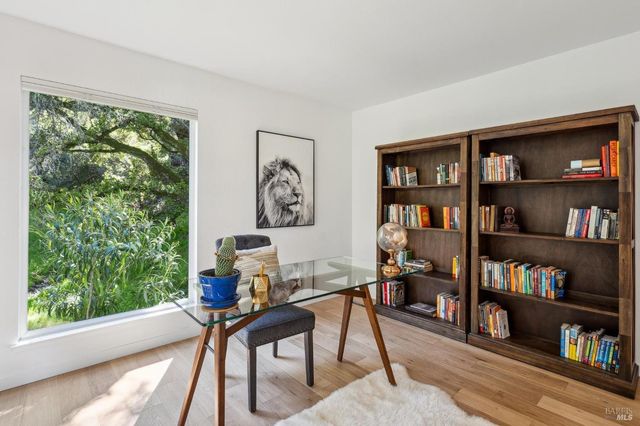 25 Palomino Cir, Novato, CA 94947