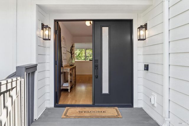 25 Palomino Cir, Novato, CA 94947