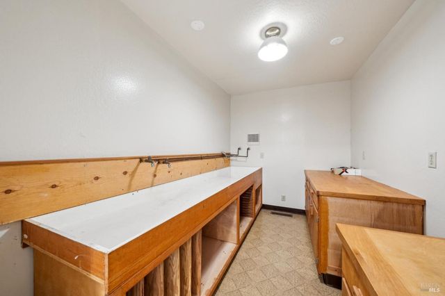 25 Palomino Cir, Novato, CA 94947