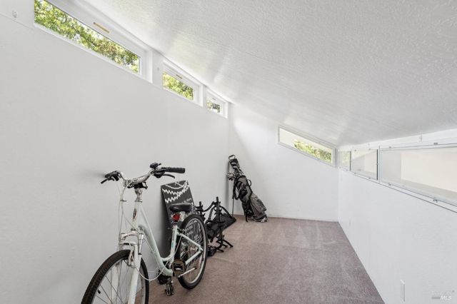 25 Palomino Cir, Novato, CA 94947