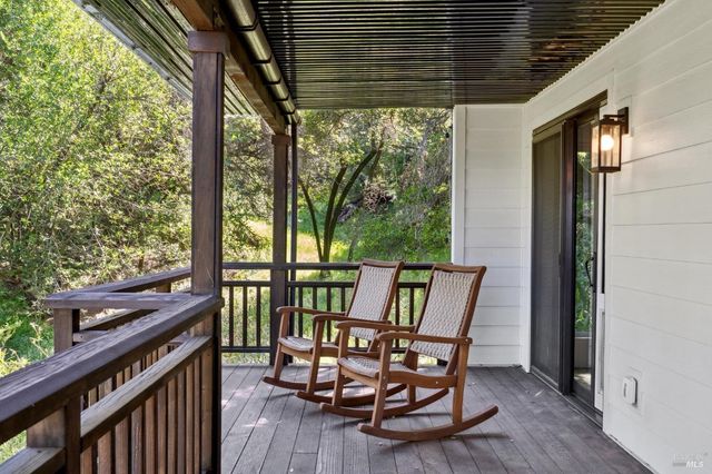 25 Palomino Cir, Novato, CA 94947