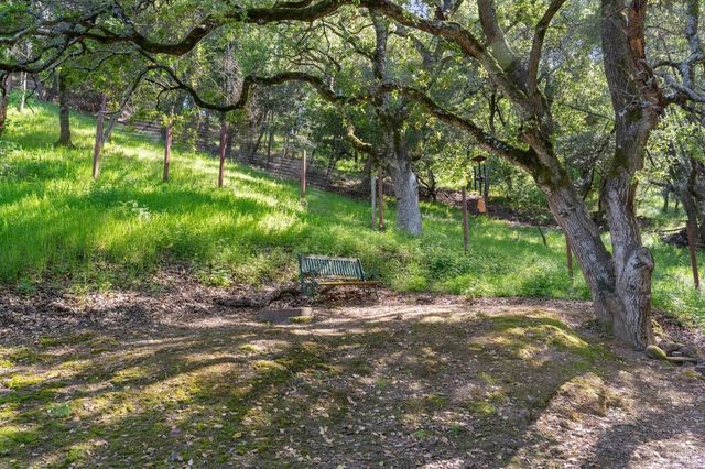 25 Palomino Cir, Novato, CA 94947