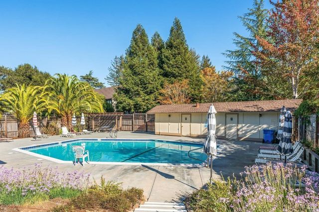 25 Palomino Cir, Novato, CA 94947