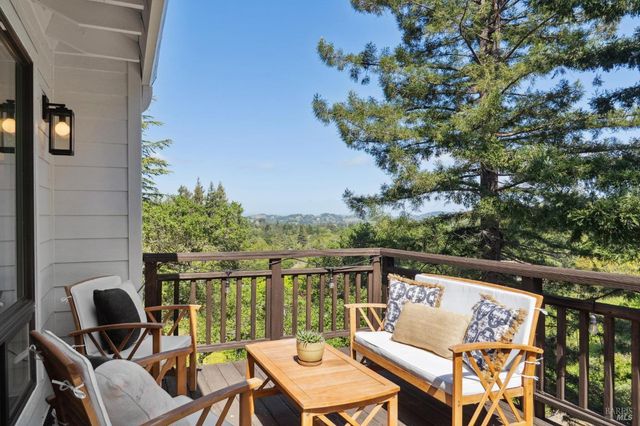 25 Palomino Cir, Novato, CA 94947