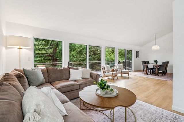 25 Palomino Cir, Novato, CA 94947