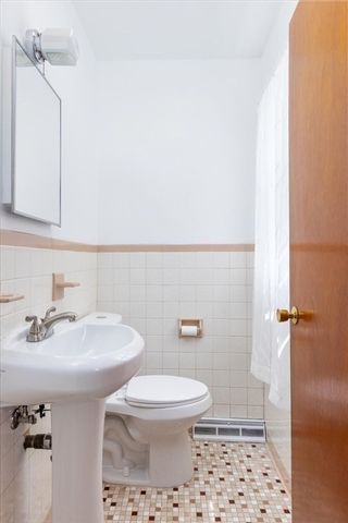 51 Flint St, Lynn, MA 01905