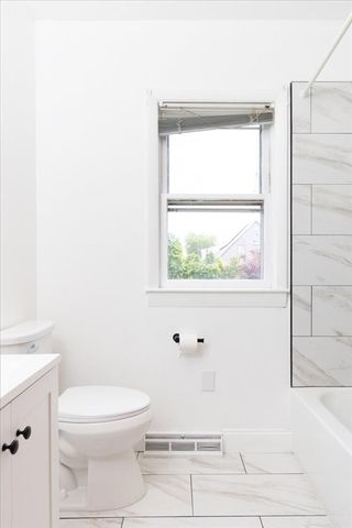 51 Flint St, Lynn, MA 01905