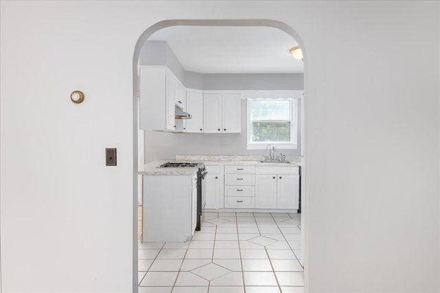 51 Flint St, Lynn, MA 01905