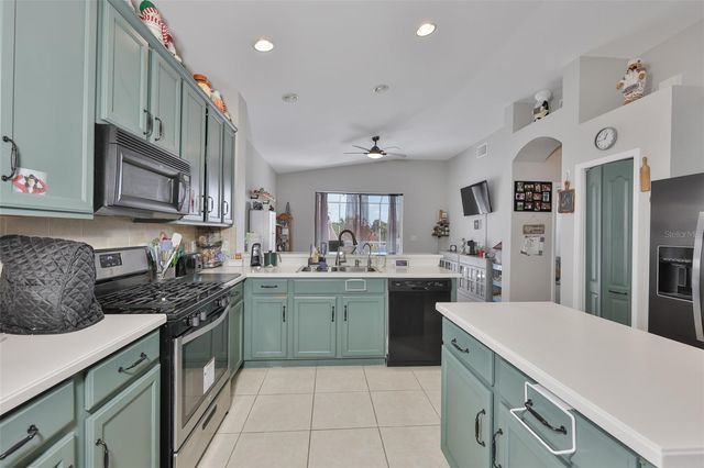 5223 CLOVER MIST DRIVE, Apollo Beach, FL 33572