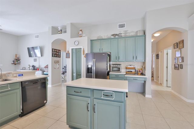 5223 CLOVER MIST DRIVE, Apollo Beach, FL 33572