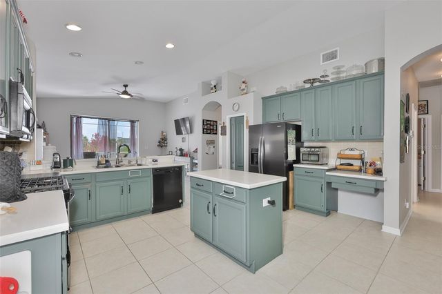 5223 CLOVER MIST DRIVE, Apollo Beach, FL 33572