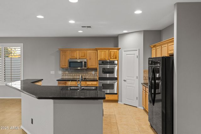 2104 E OAKLAND Street, Chandler, AZ 85225